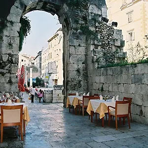 Peristil Spalato